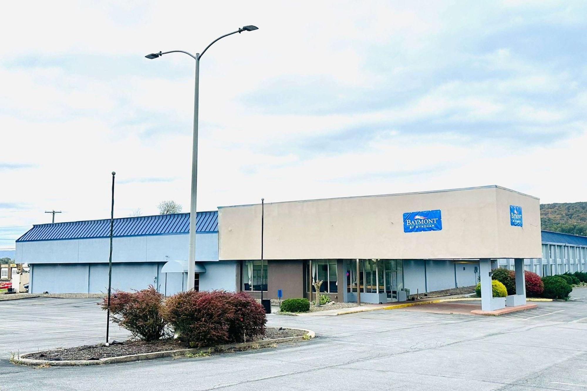Baymont By Wyndham Milesburg Hotel Exterior photo